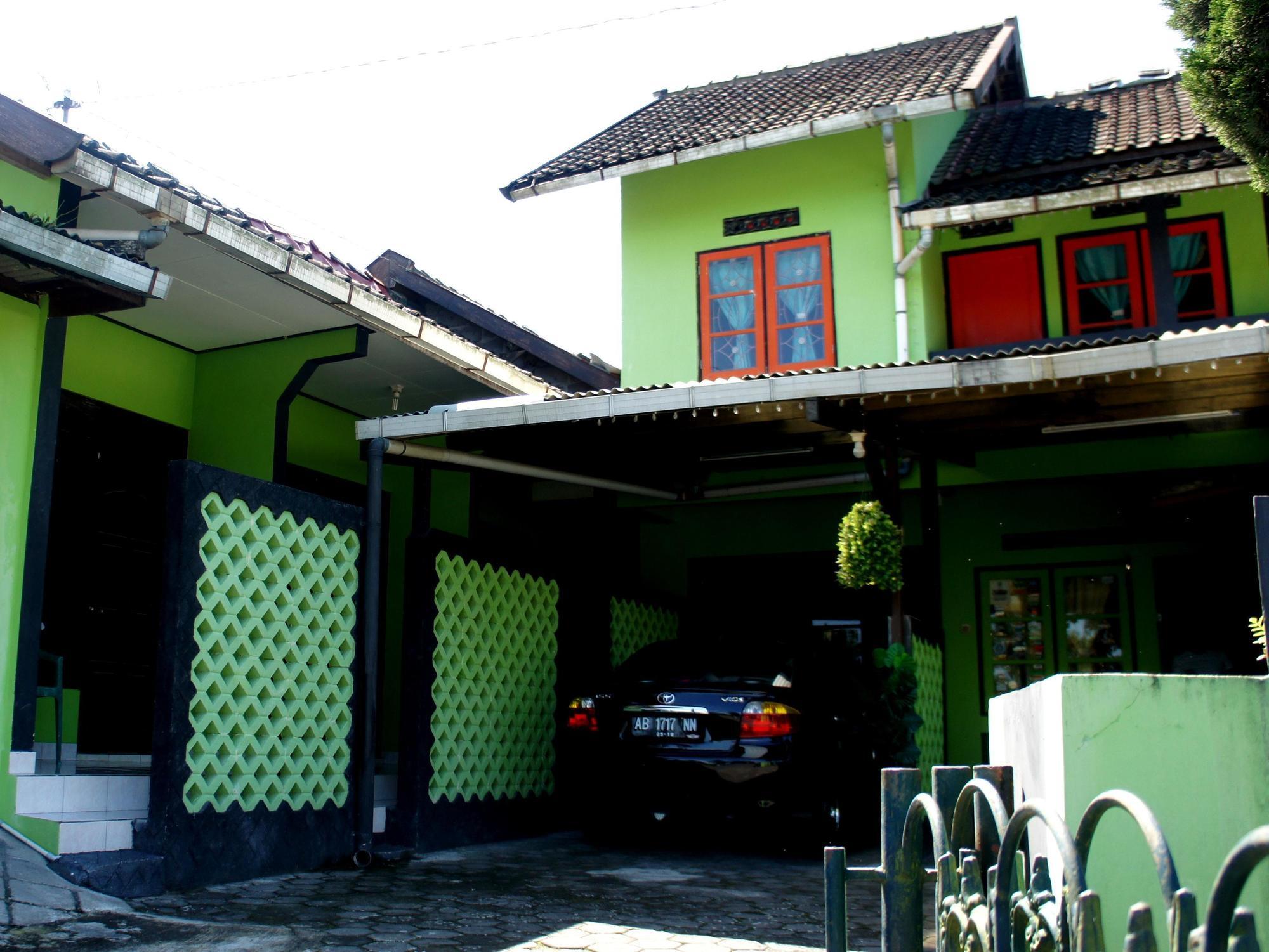 Bayu Murti Homestay Джок'якарта Екстер'єр фото